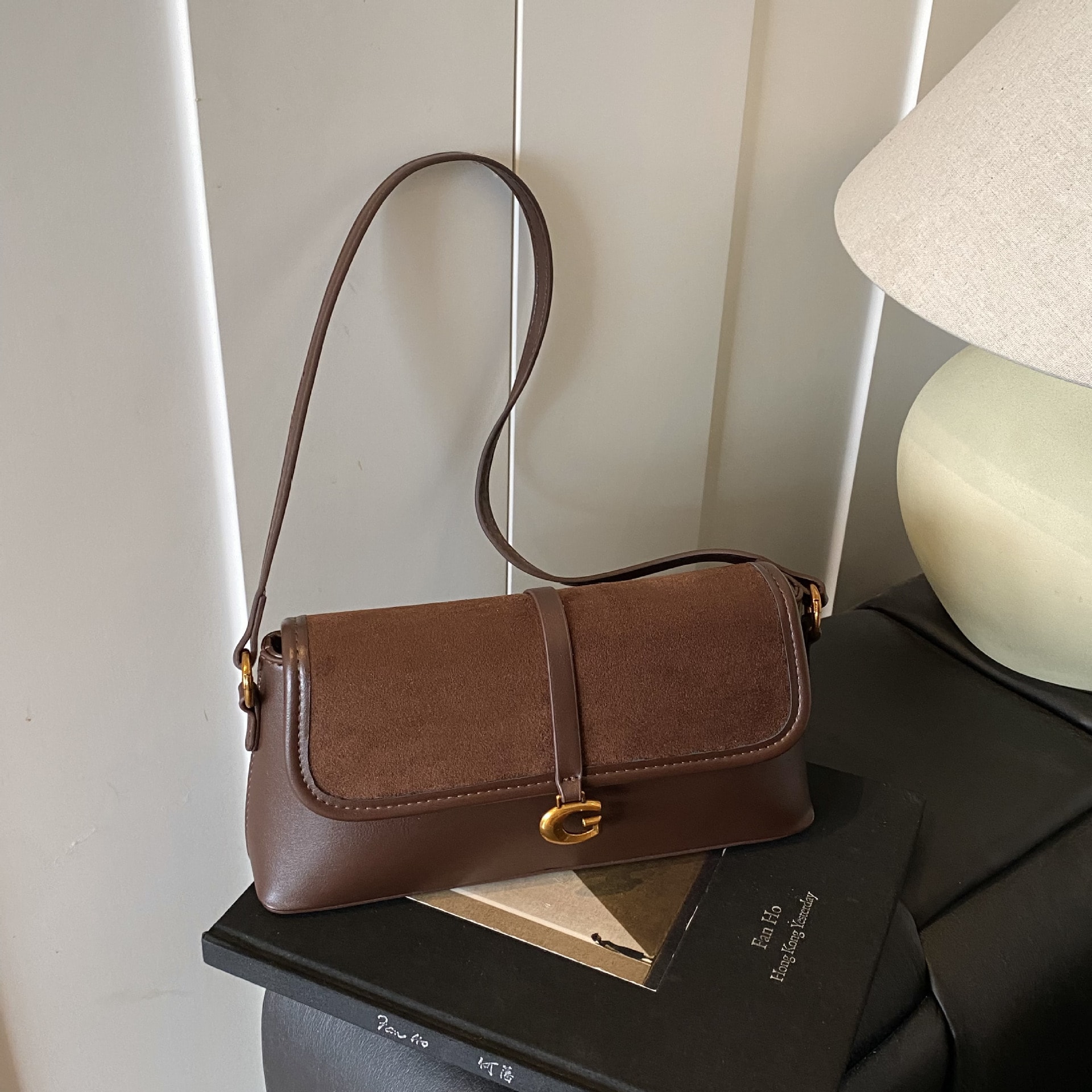 contrast-flap-shoulder-bag-with-gold-buckle