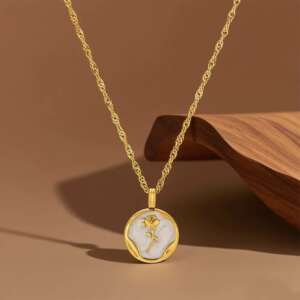 Vintage Gold Rose Medallion Necklace – Pearlescent Floral Pendant